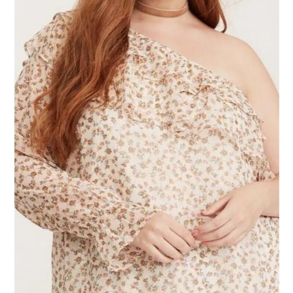 Torrid Top Ruffled Size 3 One Shoulder Asymmetrical Floral Wildflower